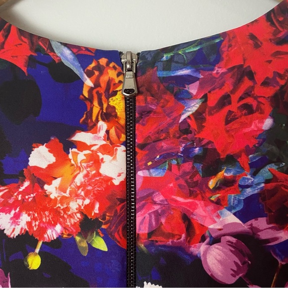 Betsey Johnson Cap Sleeve Violet Red Floral Knee Length Sheath Dress size 12 - Picture 8 of 13